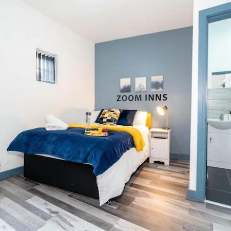 Comfy, Modern Studio With Netflix Apartment Birmingham Luaran gambar