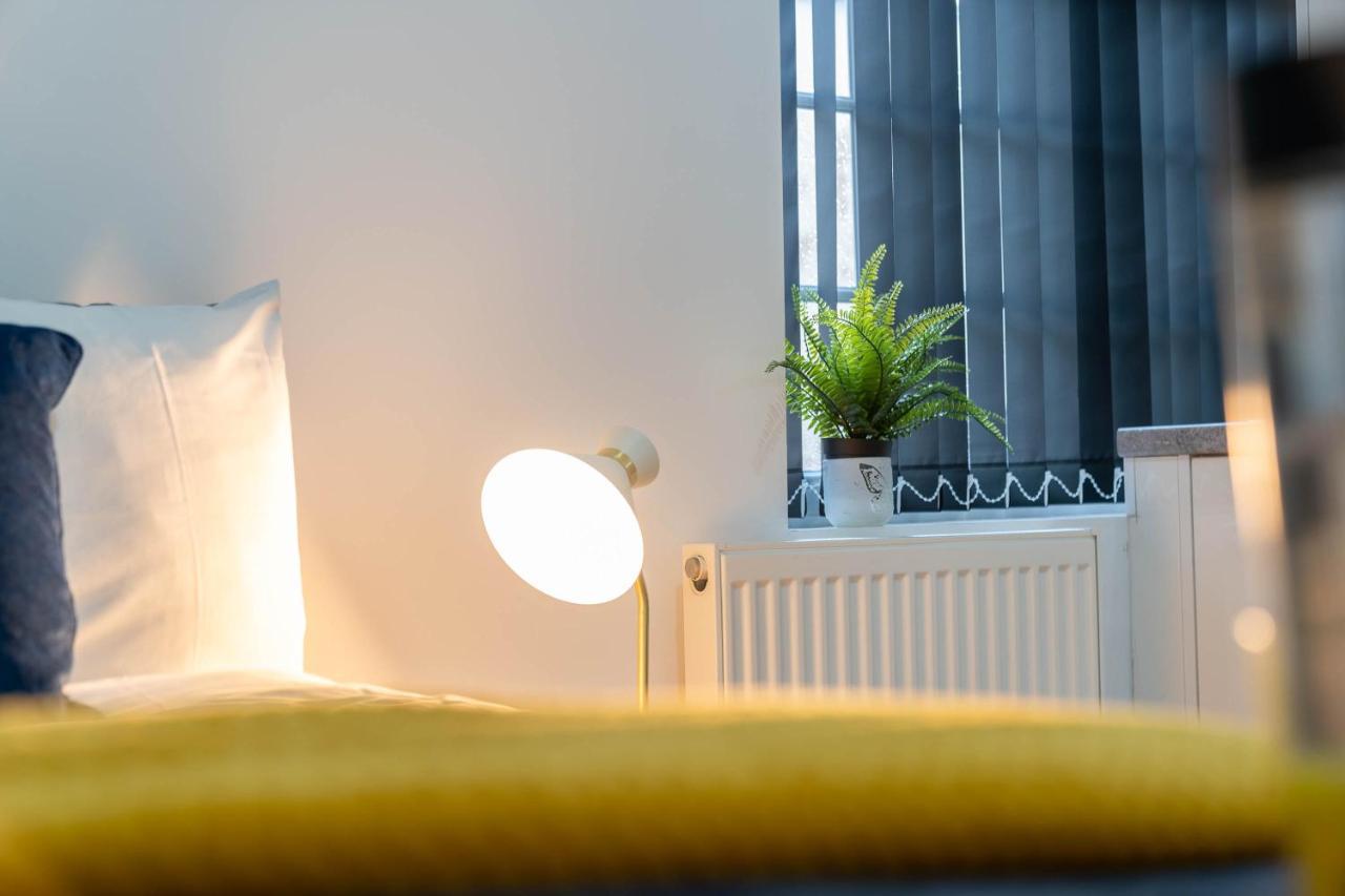 Comfy, Modern Studio With Netflix Apartment Birmingham Luaran gambar